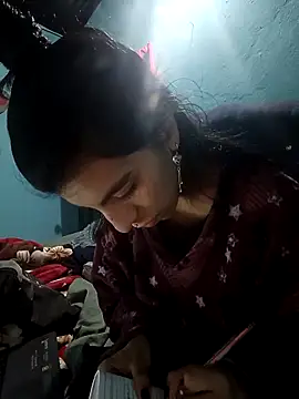 Ariell Kieran online show from November 6, 5:57 am