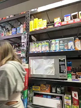 Andrea18 blonde online show from April 23, 5:59 pm