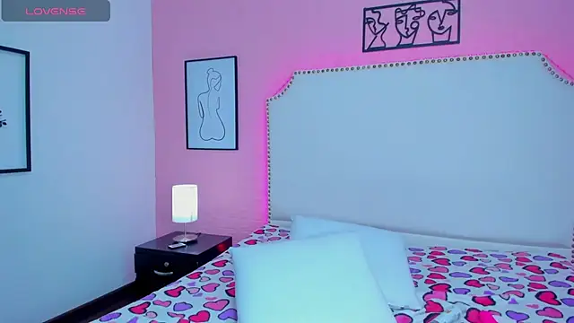  Emma whiitee  online show from October 18, 3:37 pm