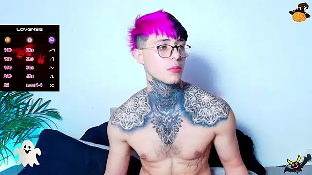 Snapshot of 7_Saturno_7 chatting on October 28, 11:42 pm 7 Saturno 7 online show from October 28, 11:42 pm