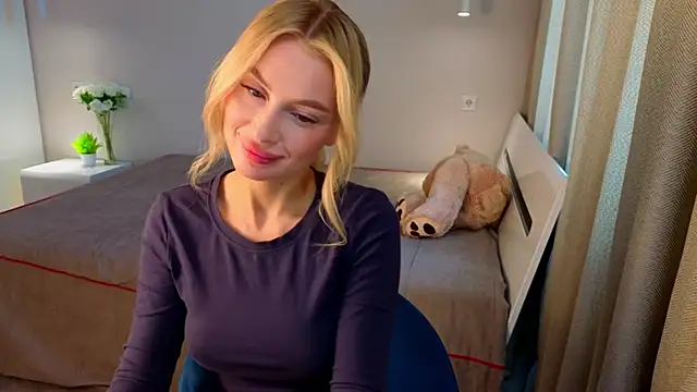 Snapshot of AnitaLamb chatting on September 23, 5:05 am AnitaLamb online show from September 23, 5:05 am
