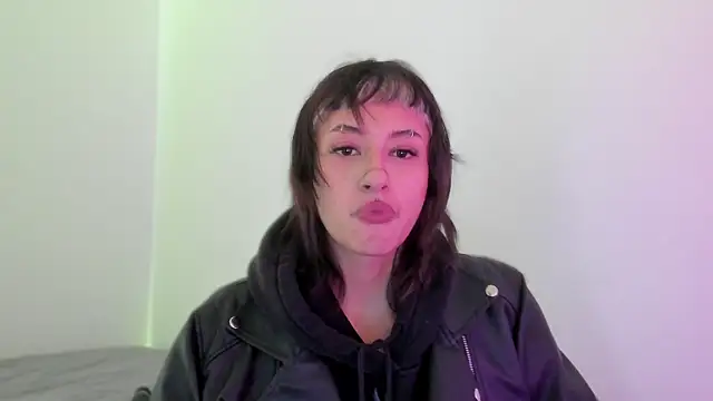 ggor4w33 online show from April 21, 3:19 pm