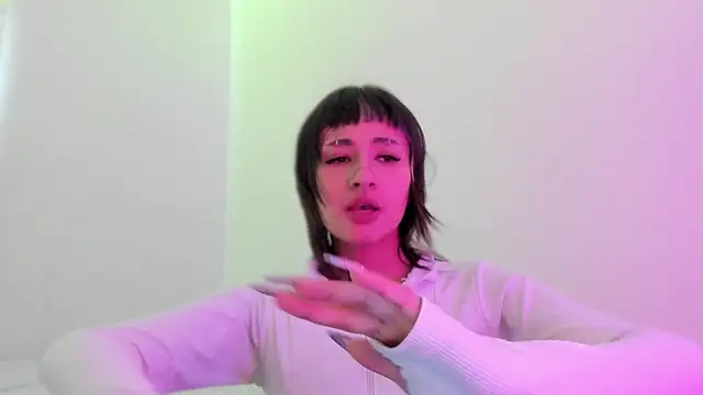 ggor4w33 online show from April 23, 1:46 pm