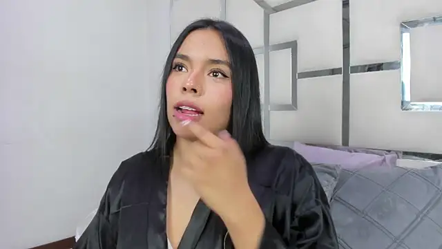 ZoeWan69 online show from April 27, 2:36 pm