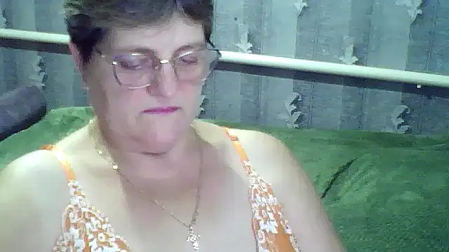 Snapshot of ElzaJewel chatting on October 9, 8:02 pm ElzaJewel online show from October 9, 8:02 pm