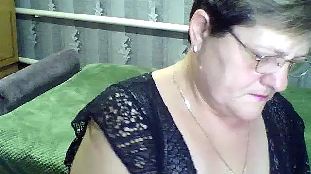 Snapshot of ElzaJewel chatting on September 14, 3:48 am ElzaJewel online show from September 14, 3:48 am