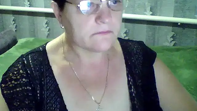 Snapshot of ElzaJewel chatting on September 17, 3:48 am ElzaJewel online show from September 17, 3:48 am