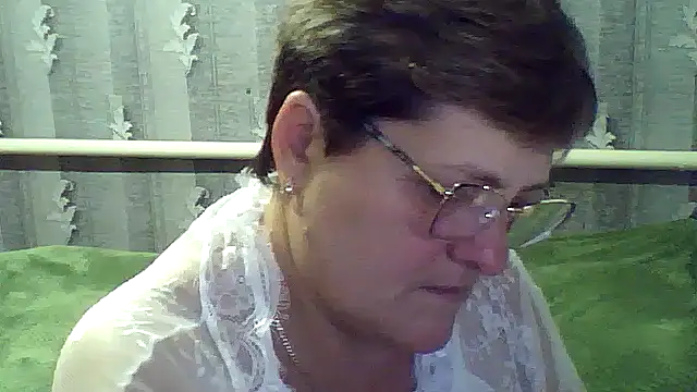 Snapshot of ElzaJewel chatting on October 18, 7:04 pm ElzaJewel online show from October 18, 7:04 pm