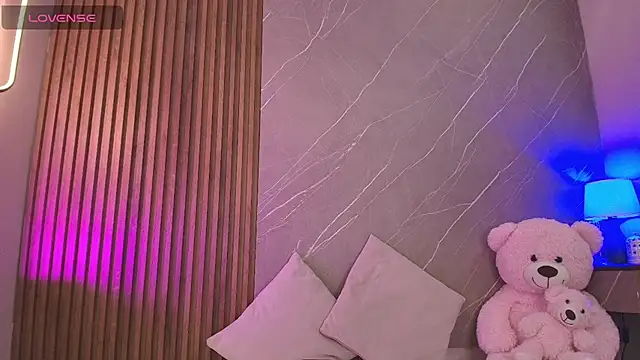 ariana jhonson1 online show from April 29, 12:19 pm