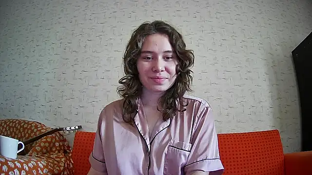 girliemilk online show from November 4, 6:51 am