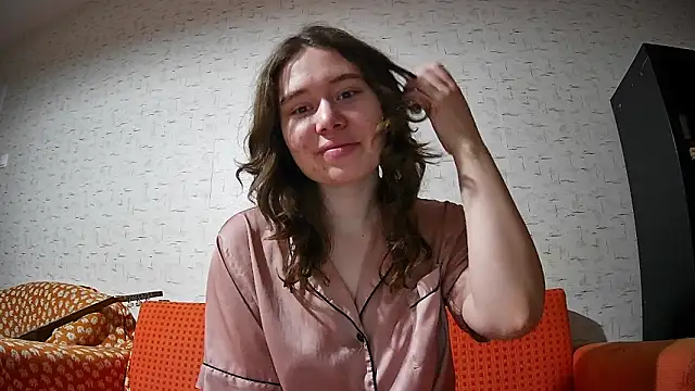 girliemilk online show from January 16, 3:46 am