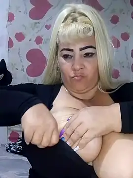 BonniAdams online show from November 22, 4:04 am