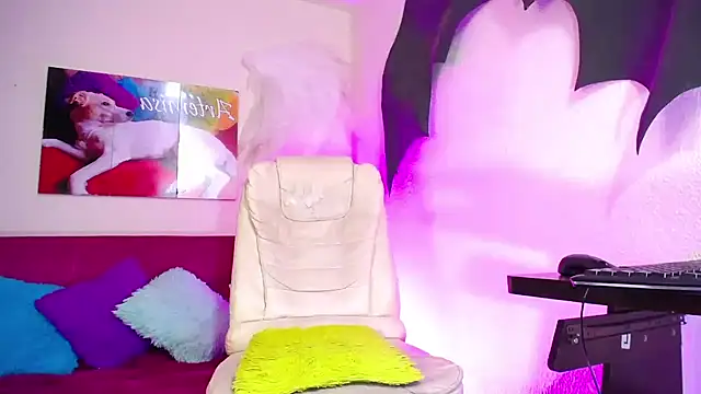 Sofia piink online show from September 18, 12:58 pm