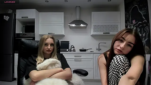 lisenok online show from April 22, 8:06 pm