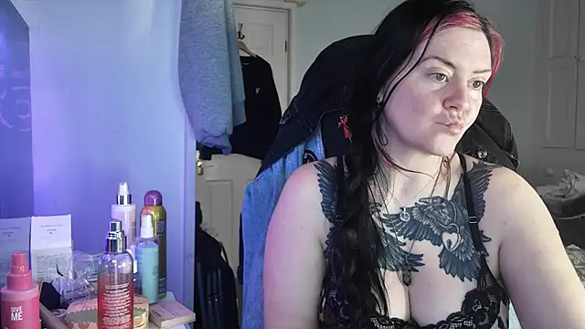 AureliaXOX online show from November 6, 10:10 am