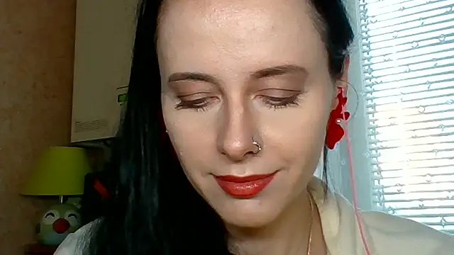 LuminousLady online show from November 3, 10:30 am