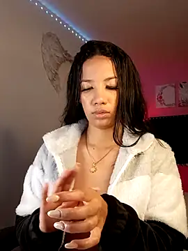 SallyWhitee online show from April 27, 6:10 am