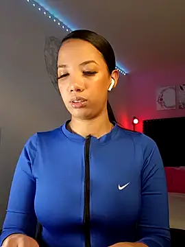 SallyWhitee online show from April 22, 5:37 am