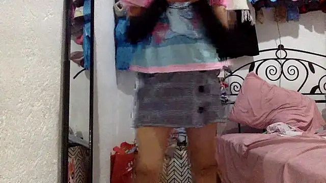 sharonlopez9611 online show from April 25, 3:20 am