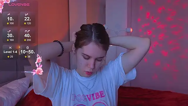 Mia Luw online show from November 6, 4:07 am