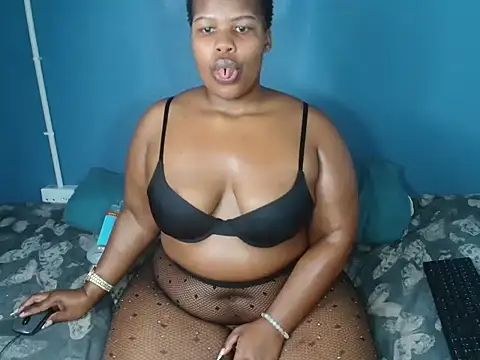Snapshot of Cuddle_Bear chatting on September 28, 3:17 pm Cuddle Bear online show from September 28, 3:17 pm