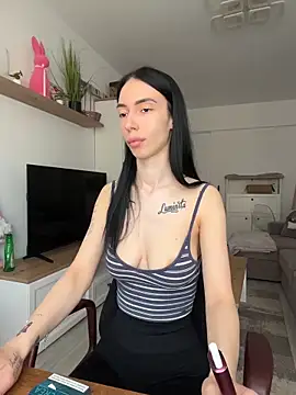 Celine Roxelle online show from April 25, 1:52 pm