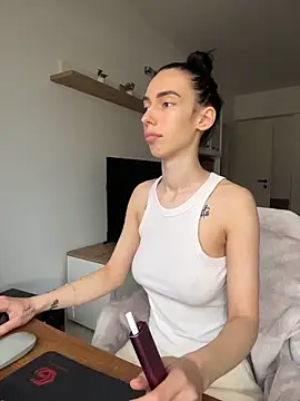 Celine Roxelle online show from April 30, 2:44 pm