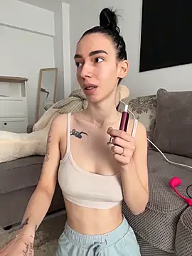 Celine Roxelle online show from April 20, 8:50 am