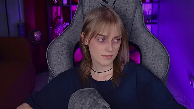 KiraMontoya online show from April 25, 11:35 pm