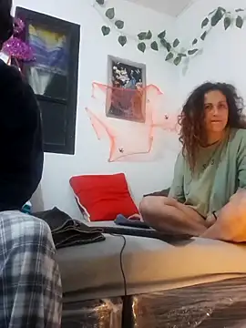 jeans and emma online show from October 15, 9:12 am