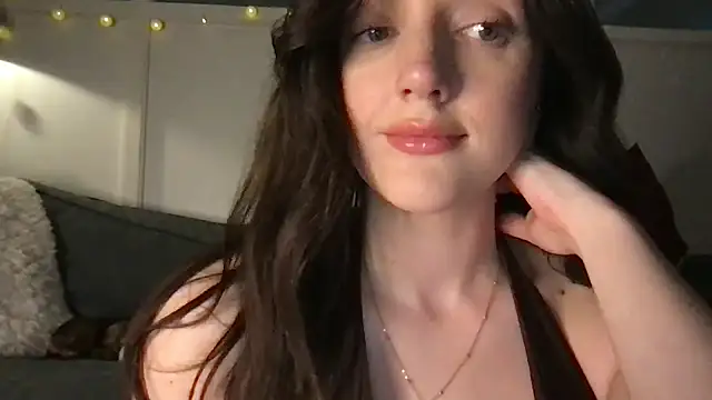 laceyjames24 online show from March 18, 5:40 pm