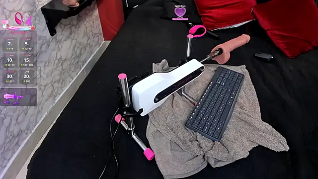 IVISBOUNCYASS online show from April 10, 12:44 pm