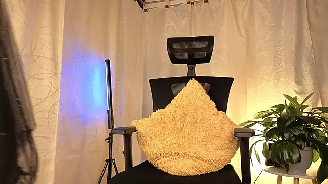 sophia dumont online show from April 22, 10:01 am