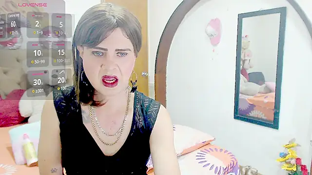 Snapshot of Dolldirtyxxx chatting on October 3, 5:12 am Dolldirtyxxx online show from October 3, 5:12 am