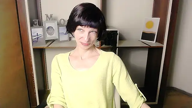 Snapshot of _AngeliaFlow_ chatting on September 13, 7:05 am AngeliaFlow online show from September 13, 7:05 am