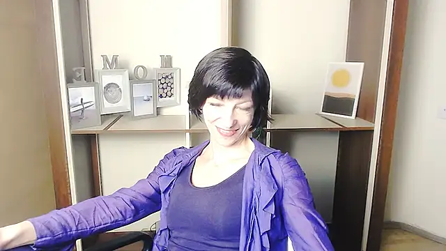 Snapshot of _AngeliaFlow_ chatting on September 18, 7:07 am AngeliaFlow online show from September 18, 7:07 am