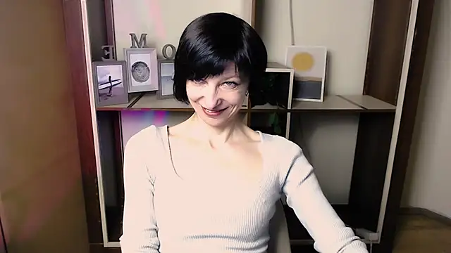  AngeliaFlow  online show from December 20, 7:45 am