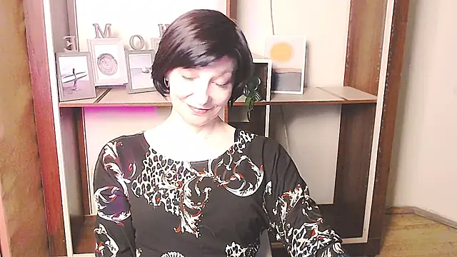  AngeliaFlow  online show from April 24, 12:30 pm