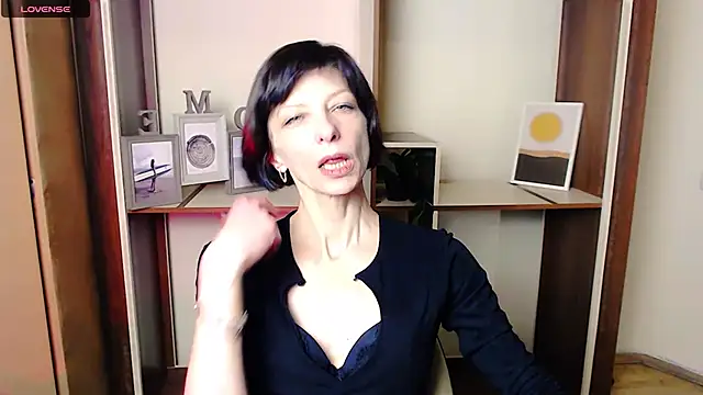 Snapshot of _AngeliaFlow_ chatting on October 6, 8:53 am AngeliaFlow online show from October 6, 8:53 am