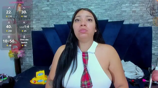 Sophia Brunett online show from December 3, 12:40 pm