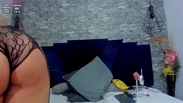 Sophia Brunett online show from November 18, 12:50 pm