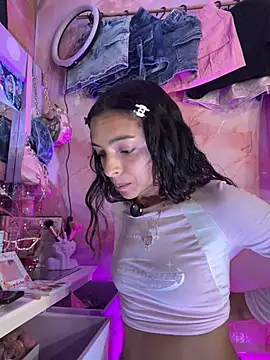 Skye Moore online show from April 29, 1:31 am