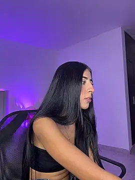 Mirandaa Rogers online show from July 28, 7:04 pm
