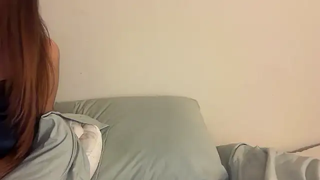 skyejde online show from September 19, 9:58 pm