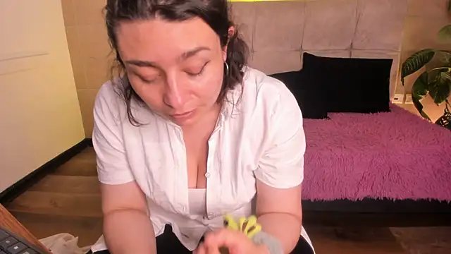  michonne  online show from April 24, 10:45 pm