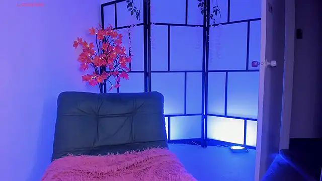  michonne  online show from April 17, 10:56 pm