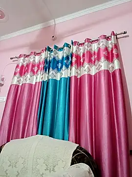 Shenuxbabie online show from September 18, 1:31 pm