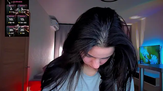 EmiliaZen online show from April 22, 6:38 pm