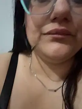 daianaspencer online show from March 25, 11:35 am