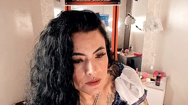 lizha milf online show from October 3, 8:14 pm